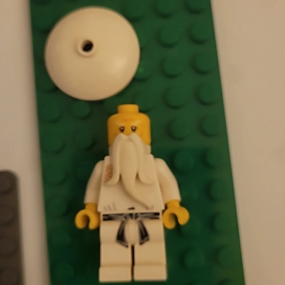LEGO Ninjago Sensei Wu Minifigure - Picture 5 of 5